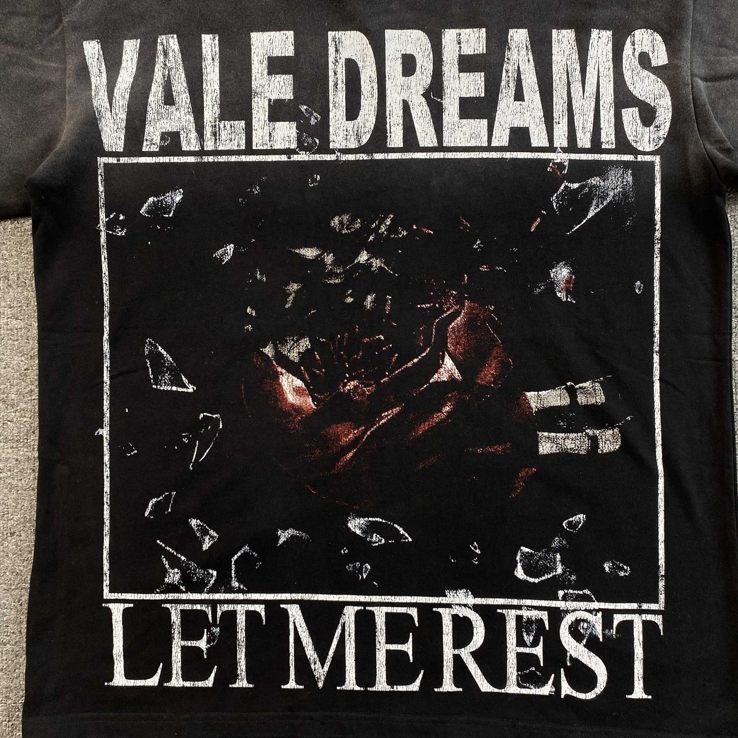 Remera Vale Forever Red Dress Negra