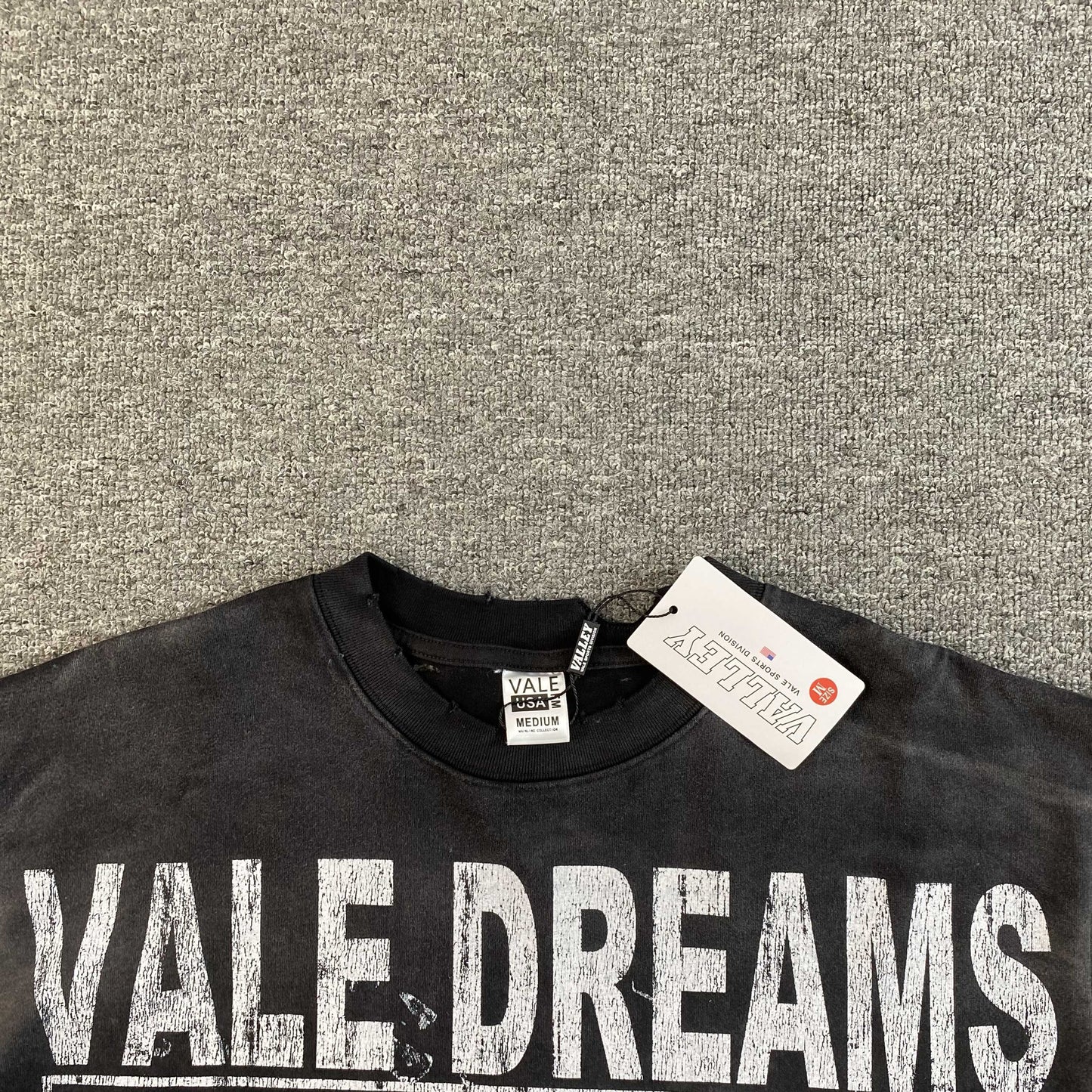 Remera Vale Forever Red Dress Negra