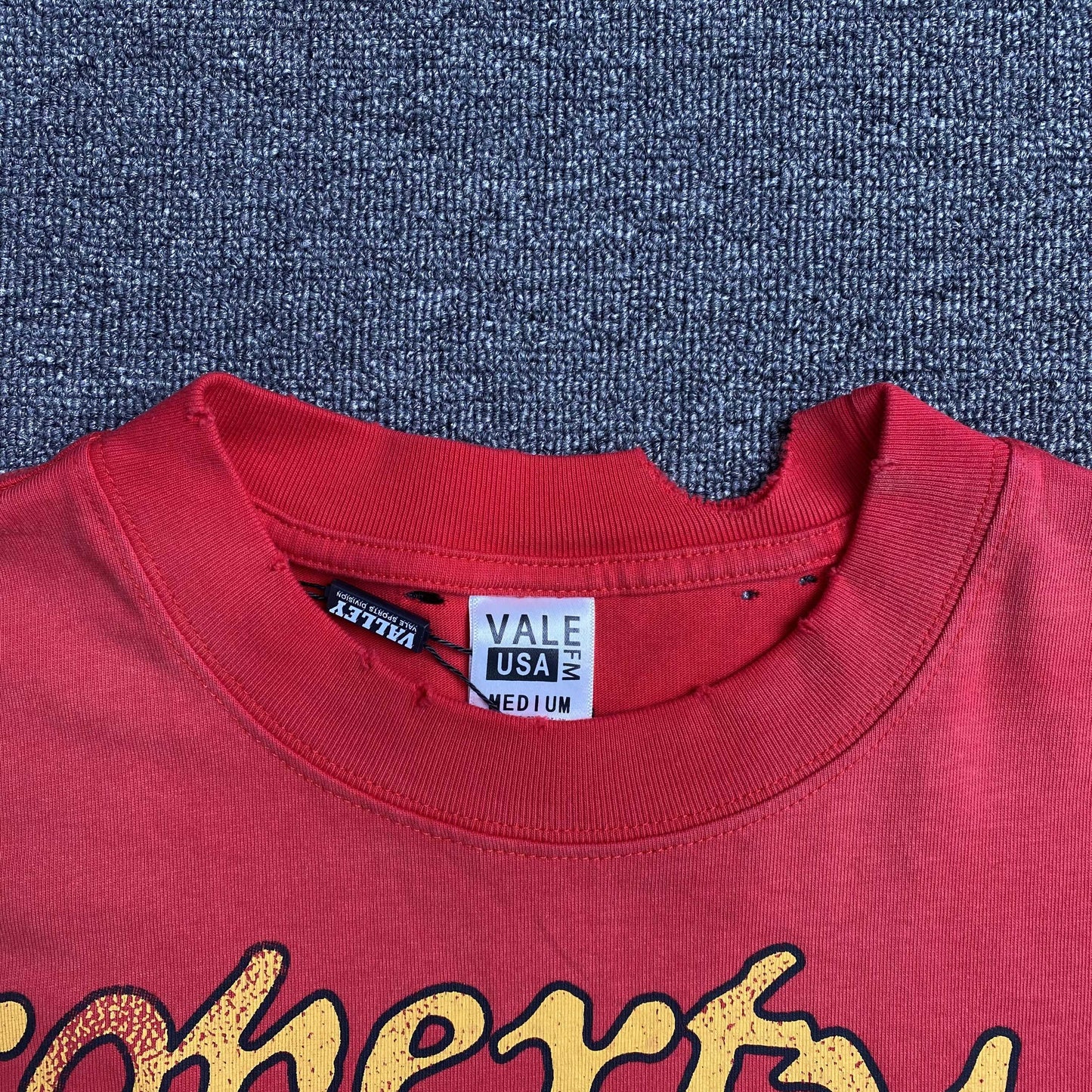 Remera Vale Forever Target Practice Roja