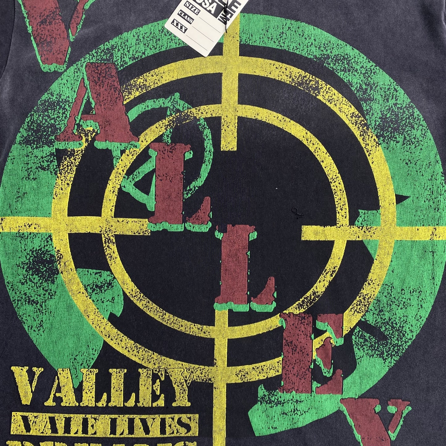 Remera Vale Forever Target Negra