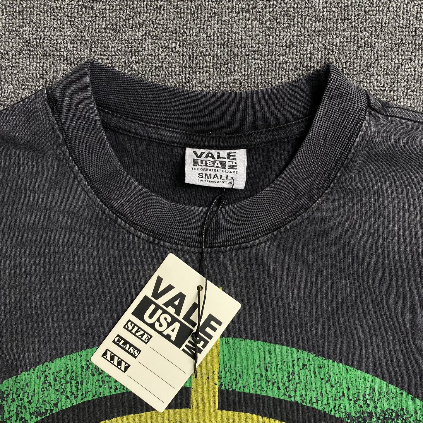 Remera Vale Forever Target Negra