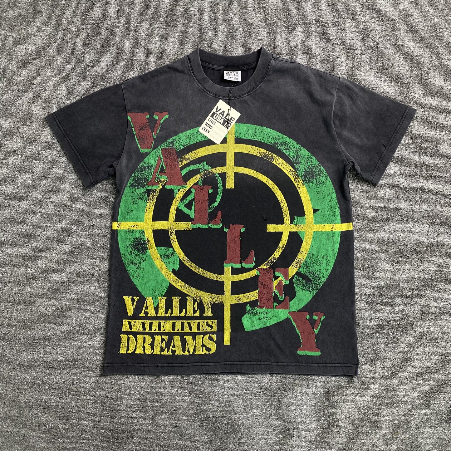 Remera Vale Forever Target Negra