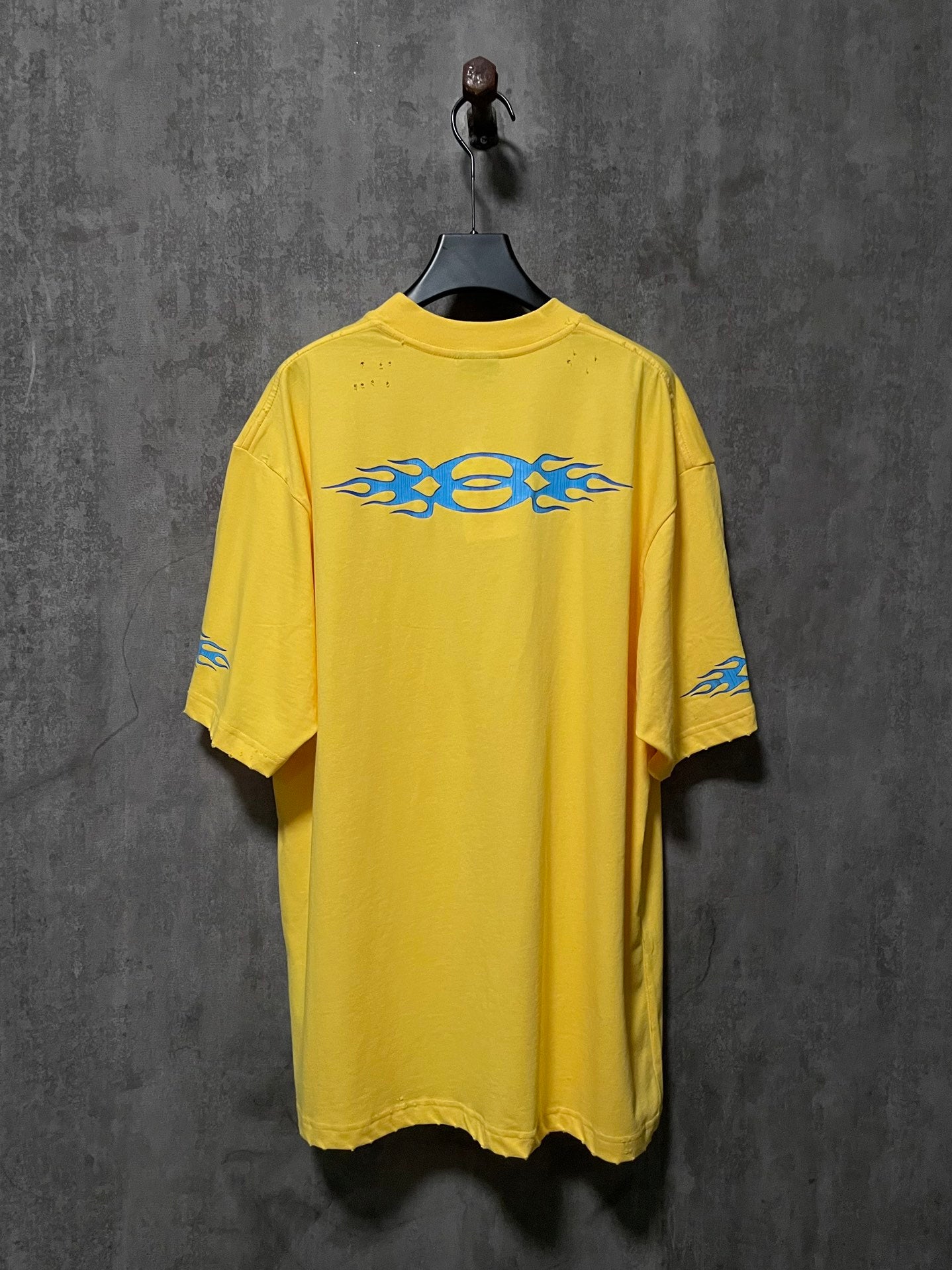 BALENCIAGA BURNING UNITY T-SHIRT YELLOW