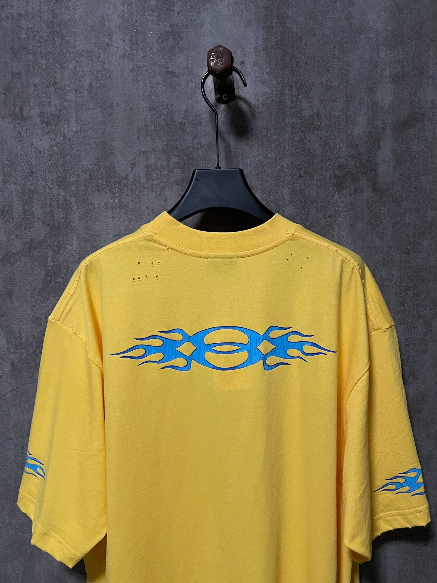 BALENCIAGA BURNING UNITY T-SHIRT YELLOW