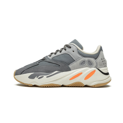 YEEZY BOOST 700 MAGNET