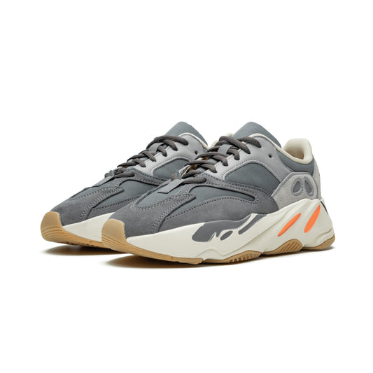 YEEZY BOOST 700 MAGNET