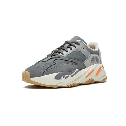 YEEZY BOOST 700 MAGNET