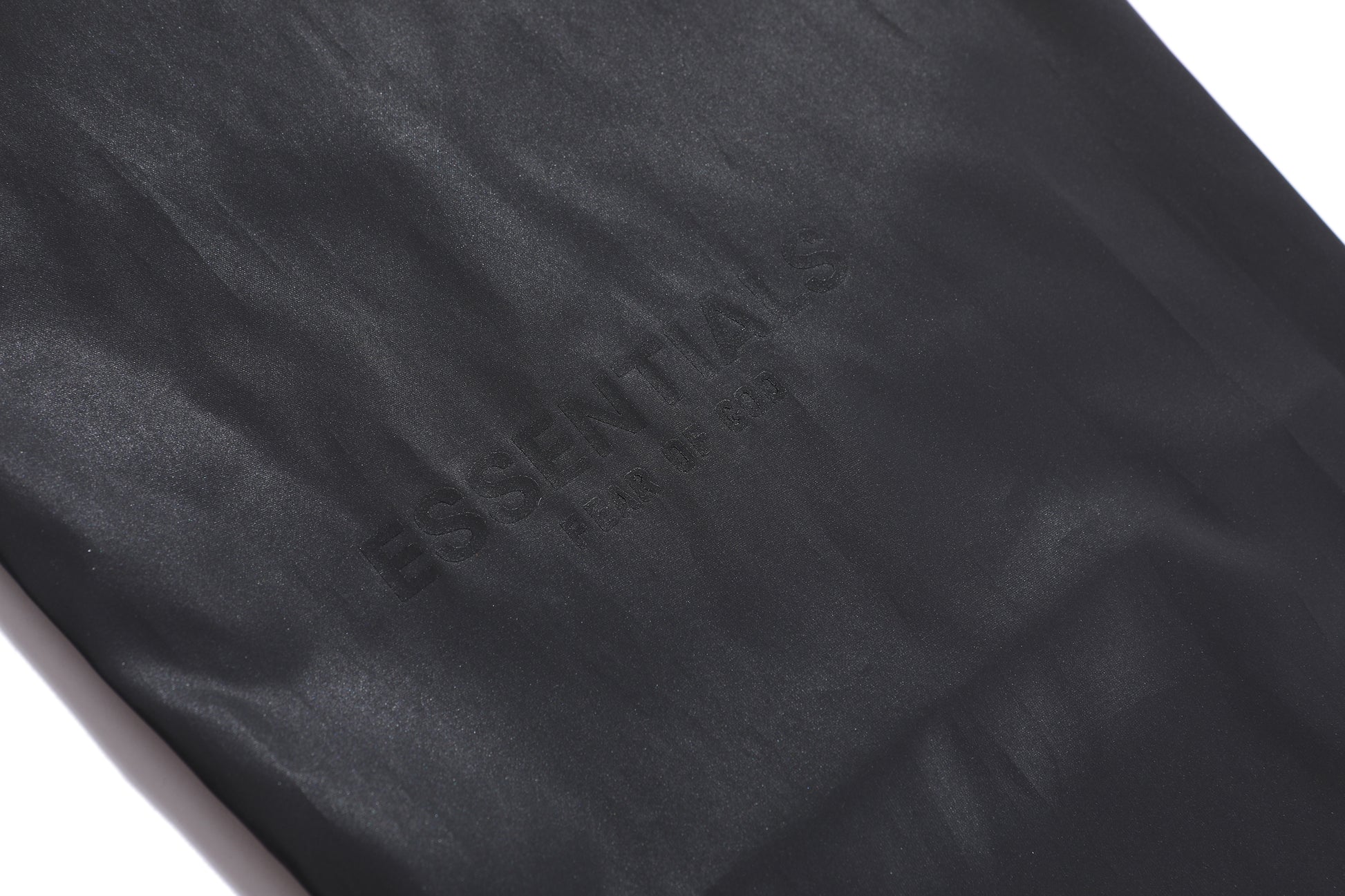 fear-of-god-essentials-track-pants-black-refective-3-Drip Store Argentina